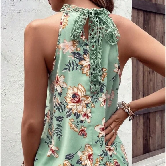 New floral green print sleeveless halter top - Picture 4 of 6